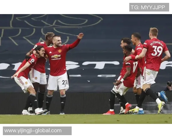 意甲激战曼联大胜尤文图斯五球横扫全场观众欢呼雀跃