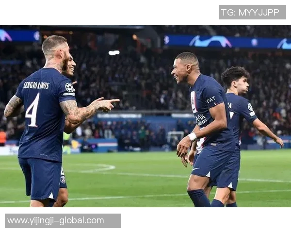 友谊赛精彩对决本菲卡与尤文图斯战平战术解析引发全场热烈反响