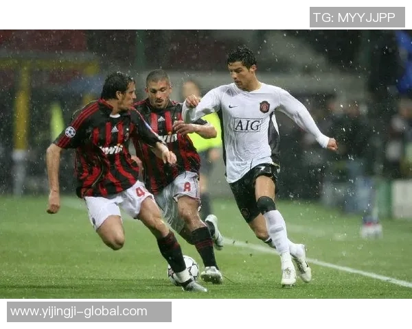 友谊赛精彩对决曼联与AC米兰战成平局战术分析引发热议